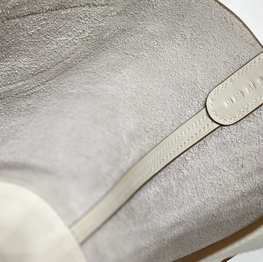 Replica Hermes The Loop White 8 Replica Hermes The Loop White - ultra-realistic fake designer tote