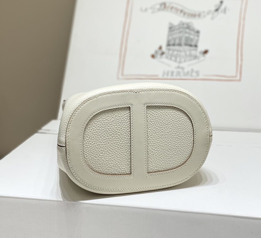 Replica Hermes The Loop White 9 Replica Hermes The Loop White - high-accuracy replica luxury purse