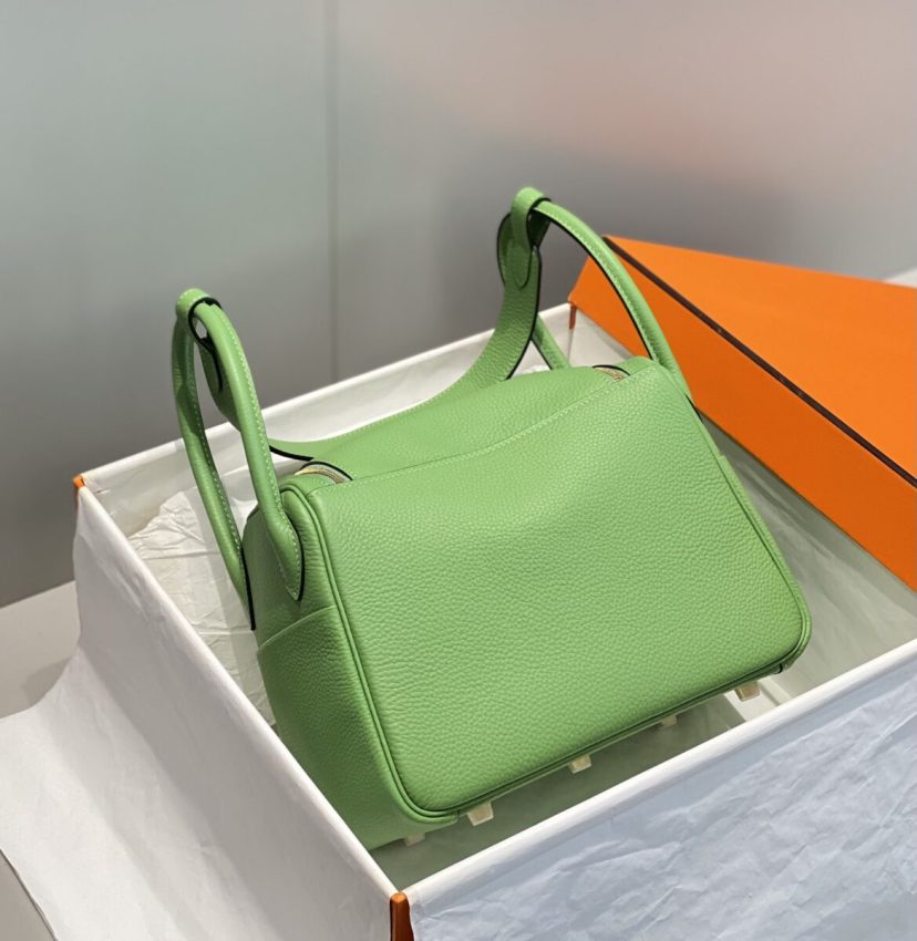 Replica Hermes Lindy Light Green 3 Replica Hermes Lindy Light Green - top-tier luxury replica shoulder bag