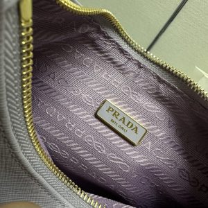 Replica Prada Re-Edition 2005 Purple 5 Replica Prada Re-Edition 2005 Purple - high-accuracy replica luxury purse