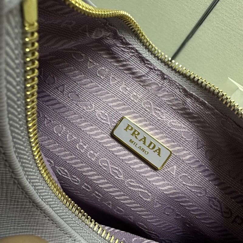 Replica Prada Re-Edition 2005 Purple 5 Replica Prada Re-Edition 2005 Purple - high-accuracy replica luxury purse