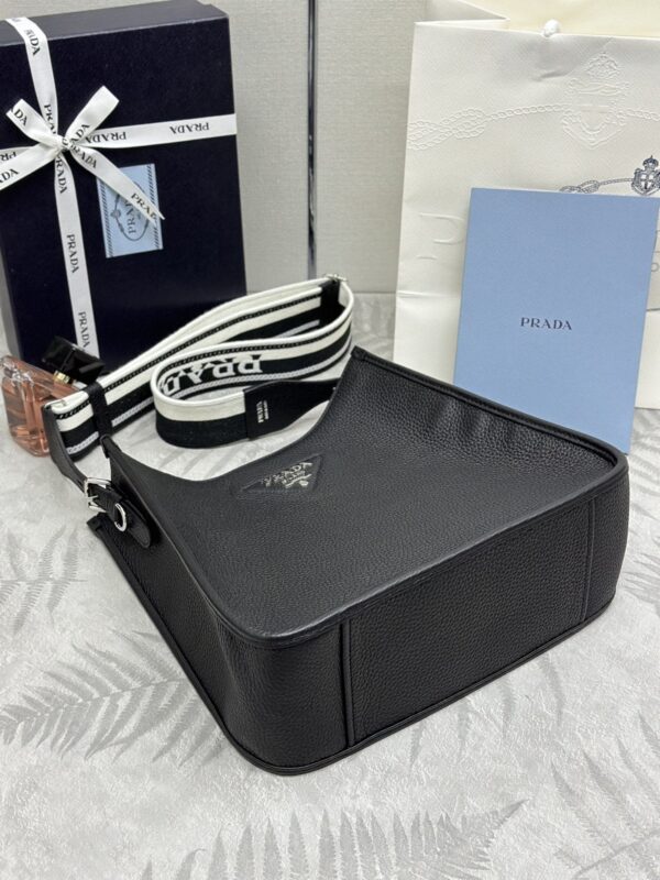 Replica Prada Saffiano Tote Black 4 Replica Prada Saffiano Tote Black - top-tier luxury replica shoulder bag