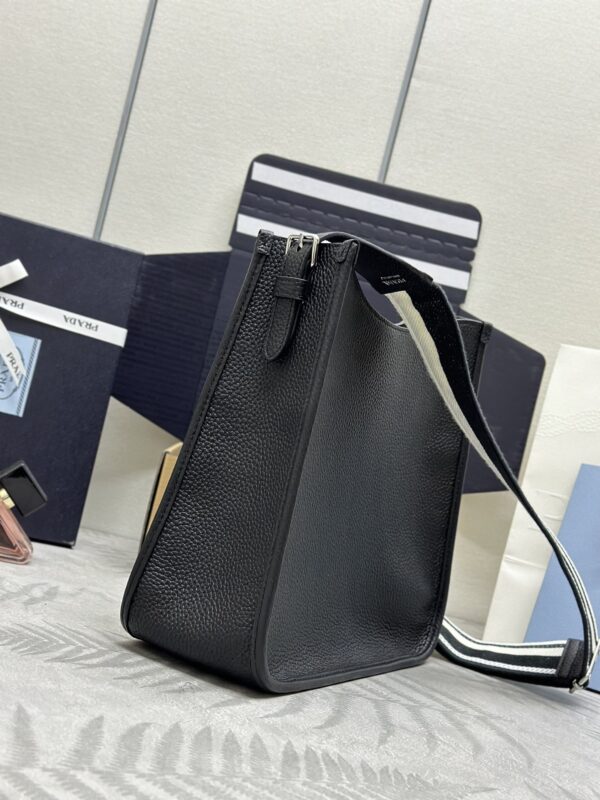 Replica Prada Saffiano Tote Black 8 Replica Prada Saffiano Tote Black - premium-grade designer purse dupe