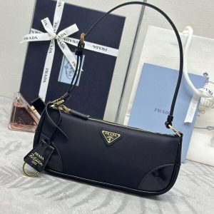 Replica Prada Re-Edition 2002 Nylon 1 Replica Prada Re-Edition 2002 Nylon - best quality luxury bag dupe
