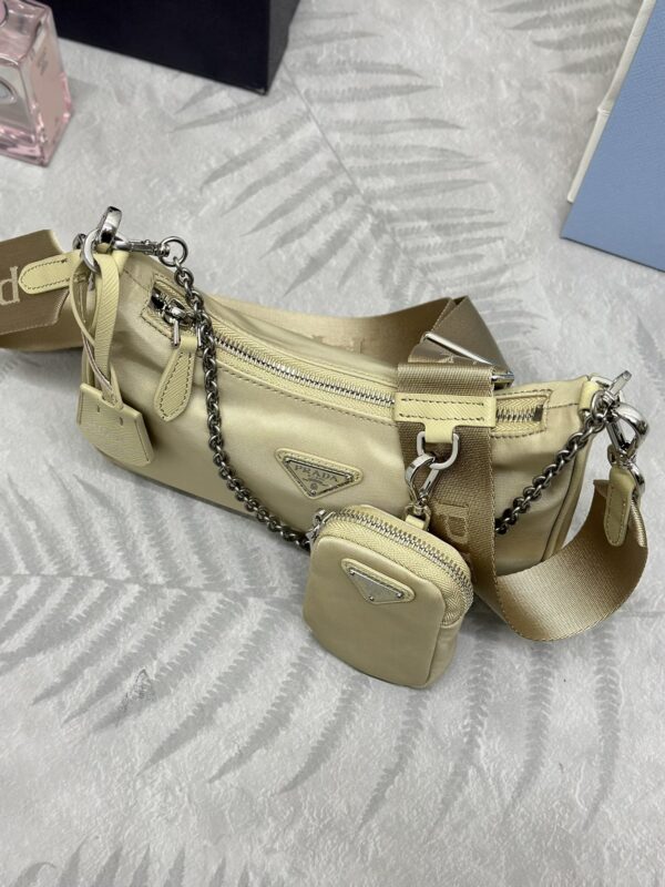 Replica Prada Re-Edition Nylon 2005 Yellow - high-quality designer bag clone
