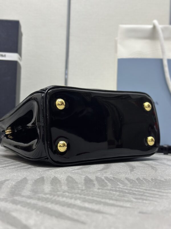 Replica Prada Galleria Black Patent 8 Replica Prada Galleria Black Patent - high-end fake designer purse