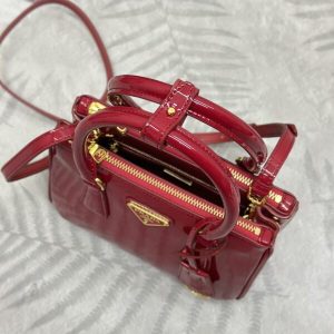 Replica Prada Galleria Red Patent 7 Replica Prada Galleria Red Patent - ultra-realistic fake designer tote