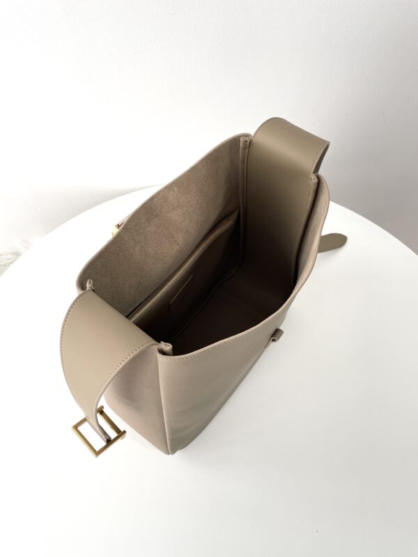 Replica YSL LE 5 A 7 Beige 5 Replica YSL LE 5 A 7 Beige - realistic designer-inspired fake bag