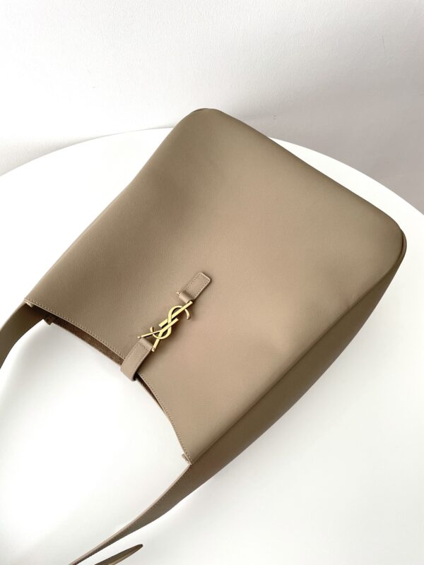Replica YSL LE 5 A 7 Beige 8 Replica YSL LE 5 A 7 Beige - top-tier luxury replica shoulder bag