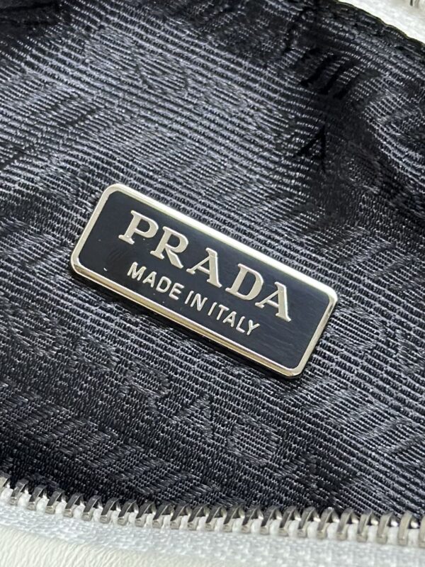 Replica Prada Saffiano Triangle 9 Replica Prada Saffiano Triangle - high-quality designer bag clone