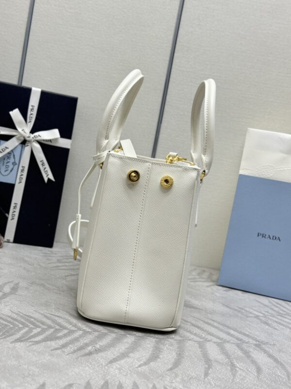 Replica Prada Galleria White 2 Replica Prada Galleria White - ultra-realistic fake designer tote