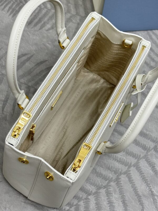 Replica Prada Galleria White 9 Replica Prada Galleria White - near-authentic luxury replica handbag