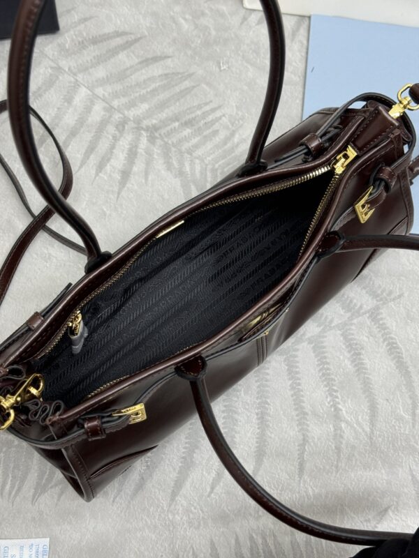 Replica Prada Naplak Patent Brown 4 Replica Prada Naplak Patent Brown - ultra-realistic fake designer tote