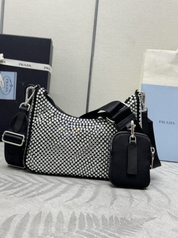 Replica Prada Re-Edition 2005 Diamond White 2 Replica Prada Re-Edition 2005 Diamond White - 1:1 designer replica handbag