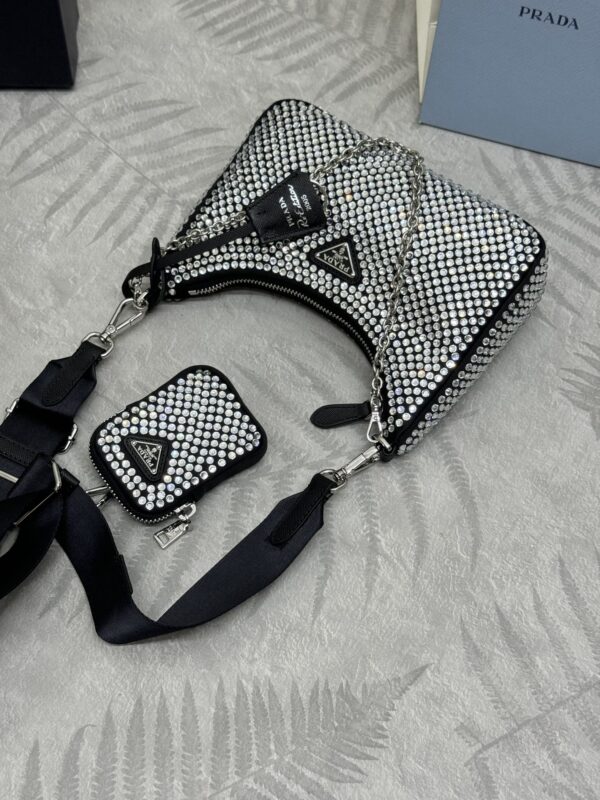 Replica Prada Re-Edition 2005 Diamond White 3 Replica Prada Re-Edition 2005 Diamond White - elite superclone designer purse