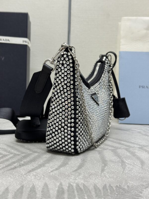 Replica Prada Re-Edition 2005 Diamond White 4 Replica Prada Re-Edition 2005 Diamond White - elite superclone designer purse