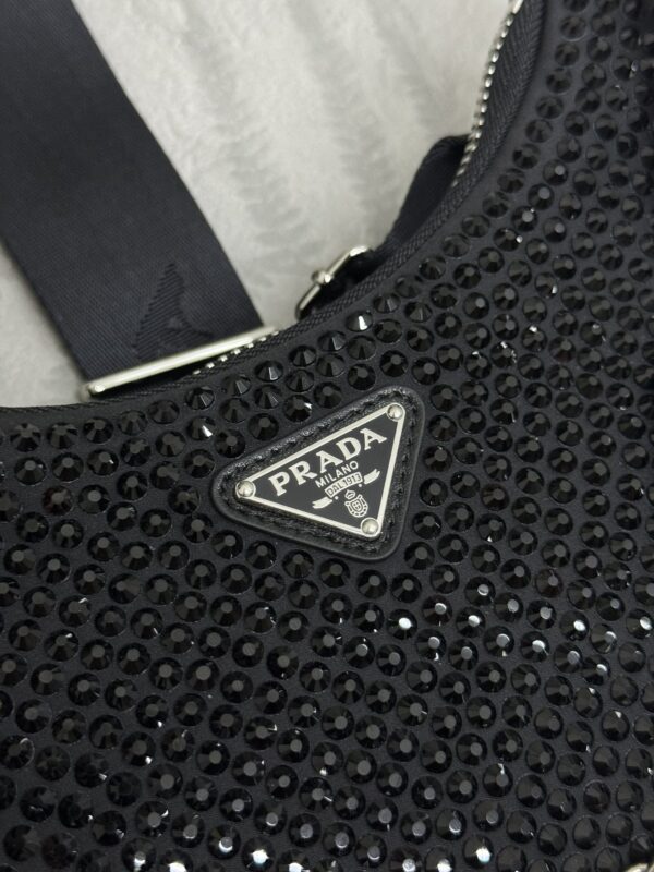 Replica Prada Re-Edition 2005 Diamond Black 7 Replica Prada Re-Edition 2005 Diamond Black - high-end fake designer purse