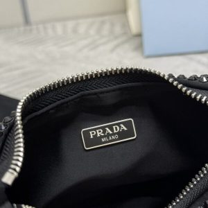 Replica Prada Re-Edition 2005 Diamond Black 8 Replica Prada Re-Edition 2005 Diamond Black - high-end fake designer purse