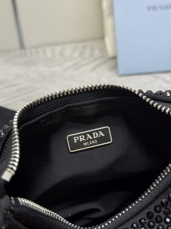 Replica Prada Re-Edition 2005 Diamond Black 8 Replica Prada Re-Edition 2005 Diamond Black - high-end fake designer purse