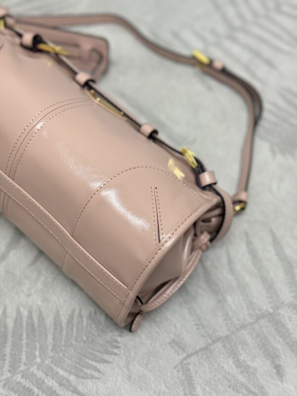 Replica Prada Pink Leather Handbag 6 Replica Prada Pink Leather Handbag - realistic designer-inspired fake bag