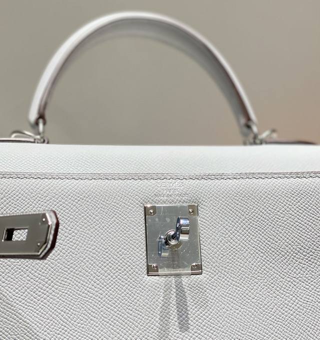 Replica Hermes Kelly Seagull Blue 3 Replica Hermes Kelly Seagull Blue - near-authentic luxury replica handbag