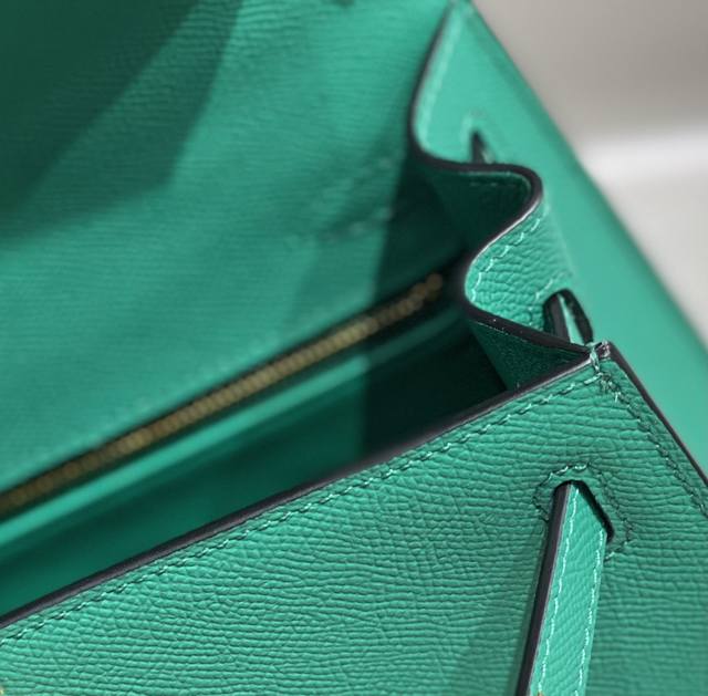 Replica Hermes Kelly Emperial Green 6 Replica Hermes Kelly Emperial Green - top-rated replica designer bag