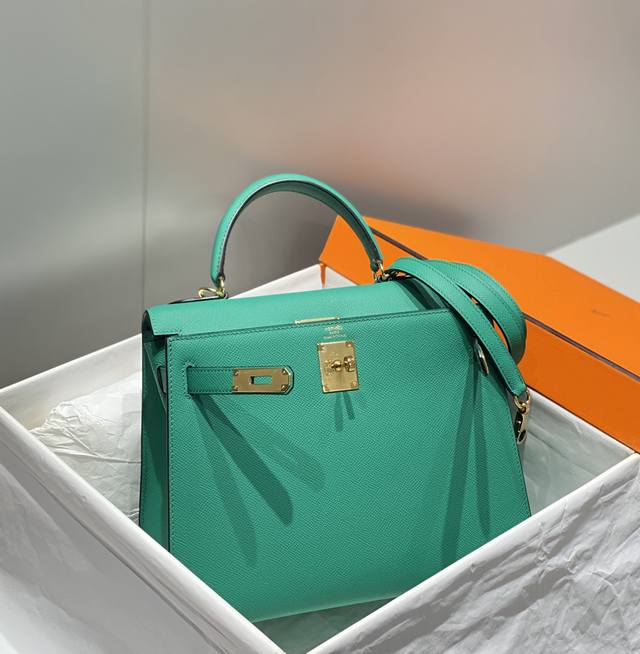 Replica Hermes Kelly Emperial Green 9 Replica Hermes Kelly Emperial Green - near-authentic luxury replica handbag