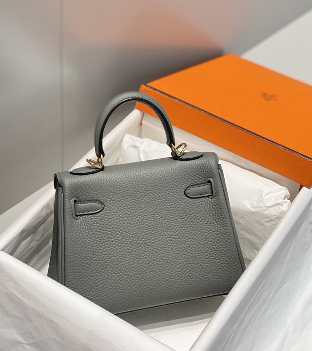 Replica Hermes Kelly Mini Cumulonimbus Gray 9 Replica Hermes Kelly Mini Cumulonimbus Gray - near-authentic luxury replica handbag
