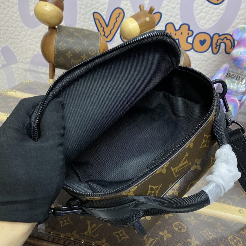 Replica Louis Vuitton Quest Messenger 11 Replica Louis Vuitton Quest Messenger - realistic designer-inspired fake bag