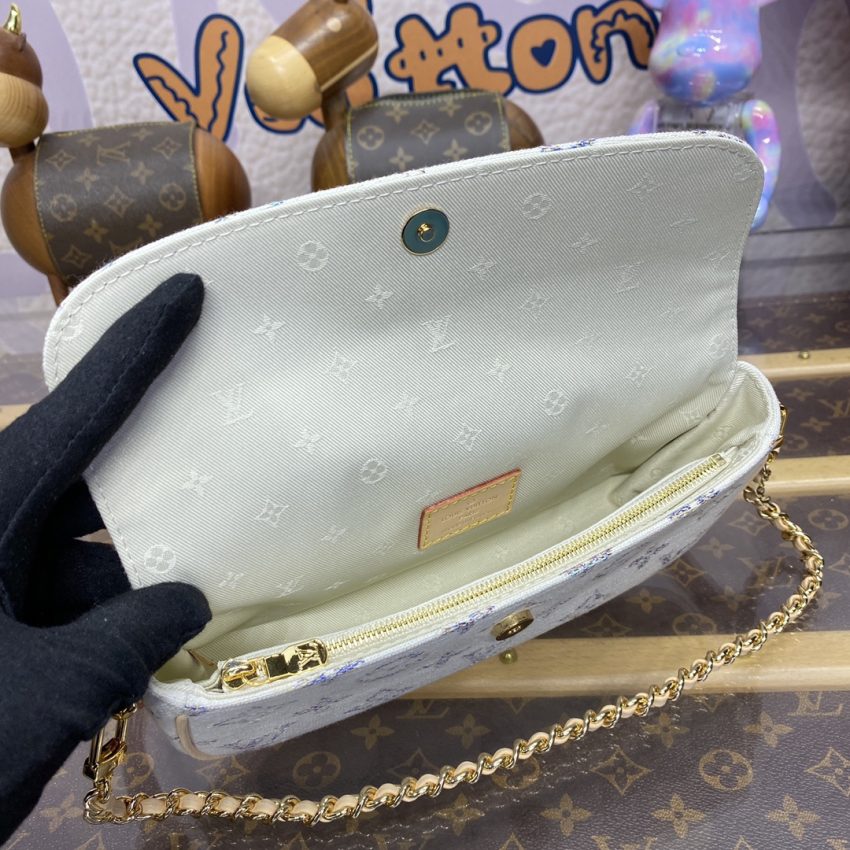 Replica Louis Vuitton Wallet on Chain Ivy White - premium-grade designer purse dupe