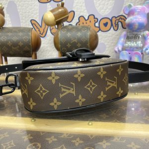 Replica Louis Vuitton Messenger Brown 9 Replica Louis Vuitton Messenger Brown - best quality luxury bag dupe