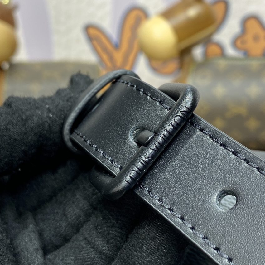 Replica Louis Vuitton Messenger Black - realistic designer-inspired fake bag