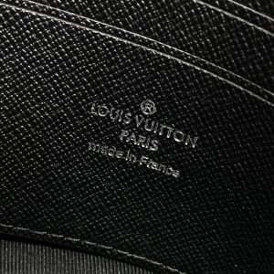 Replica Louis Vuitton Discovery Pochette 5 Replica Louis Vuitton Discovery Pochette - premium-grade designer purse dupe