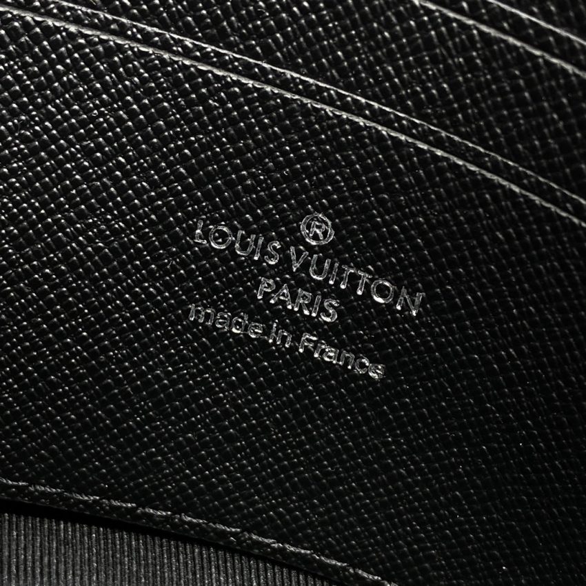 Replica Louis Vuitton Discovery Pochette 5 Replica Louis Vuitton Discovery Pochette - premium-grade designer purse dupe
