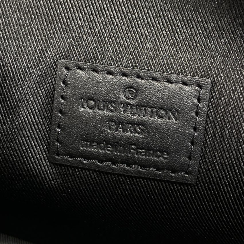 Replica Louis Vuitton Pilot Wearable Wallet Black 3 Replica Louis Vuitton Pilot Wearable Wallet Black - elite superclone designer purse