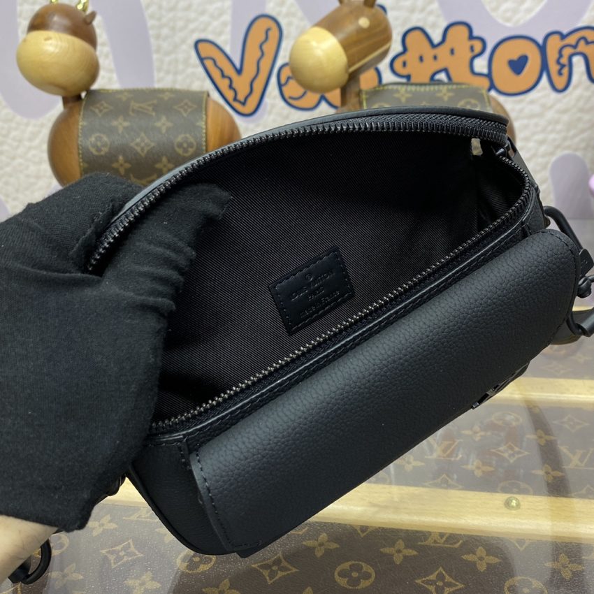 Replica Louis Vuitton Pilot Wearable Wallet Black 6 Replica Louis Vuitton Pilot Wearable Wallet Black - realistic designer-inspired fake bag