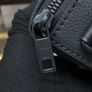 Replica Louis Vuitton Pilot Wearable Wallet Black 8 Replica Louis Vuitton Pilot Wearable Wallet Black - top-tier luxury replica shoulder bag
