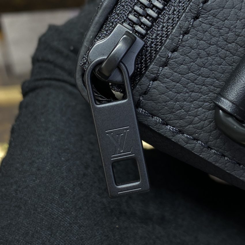 Replica Louis Vuitton Pilot Wearable Wallet Black 8 Replica Louis Vuitton Pilot Wearable Wallet Black - top-tier luxury replica shoulder bag