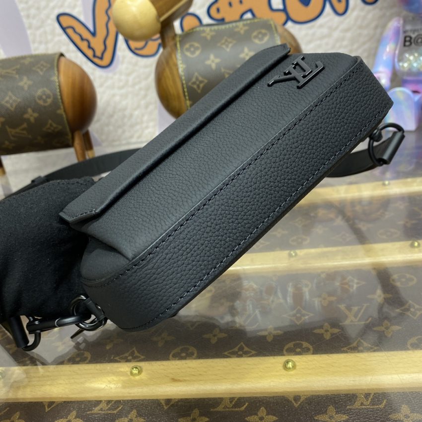 Replica Louis Vuitton Pilot Wearable Wallet Black 9 Replica Louis Vuitton Pilot Wearable Wallet Black - elite superclone designer purse