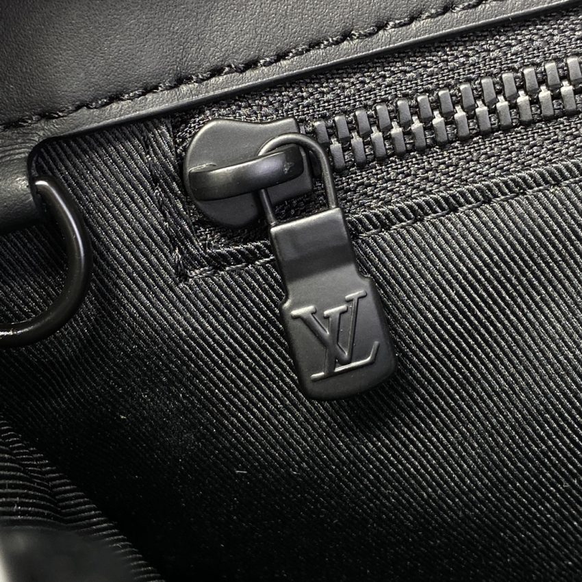 Replica Louis Vuitton Sac Plat Black 5 Replica Louis Vuitton Sac Plat Black - realistic designer-inspired fake bag