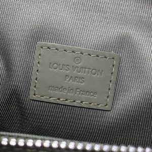 Replica Louis Vuitton Pilot Wearable Wallet Green 3 Replica Louis Vuitton Pilot Wearable Wallet Green - near-authentic luxury replica handbag