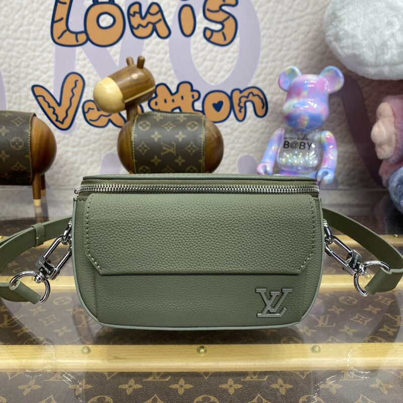 Replica Louis Vuitton Pilot Wearable Wallet Green 1 Replica Louis Vuitton Pilot Wearable Wallet Green - 1:1 designer replica handbag