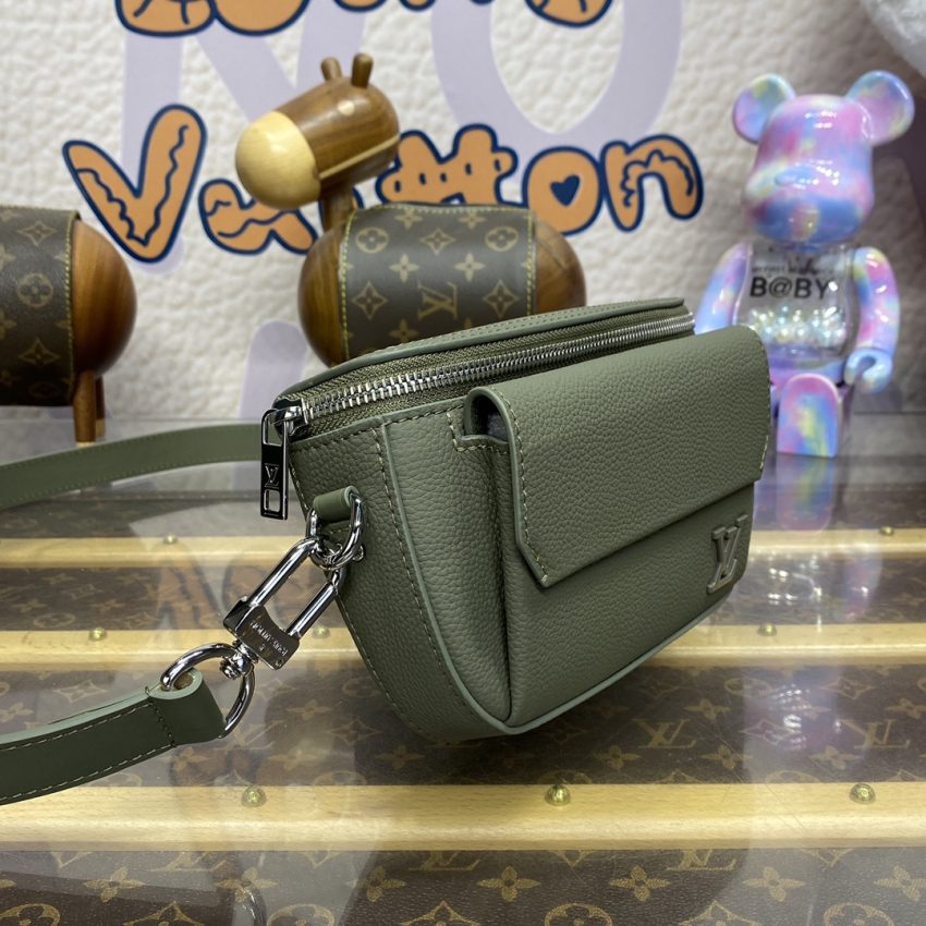 Replica Louis Vuitton Pilot Wearable Wallet Green 8 Replica Louis Vuitton Pilot Wearable Wallet Green - top-tier luxury replica shoulder bag