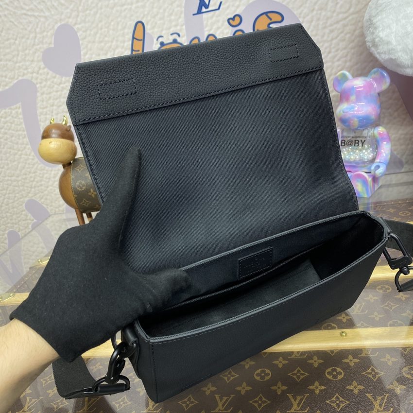 Replica Louis Vuitton Takeoff Messenger Black - elite superclone designer purse