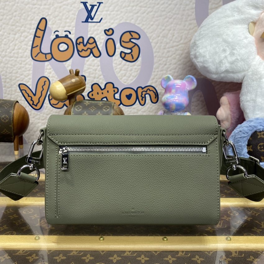 Replica Louis Vuitton Takeoff Messenger 2 Replica Louis Vuitton Takeoff Messenger - ultra-realistic fake designer tote