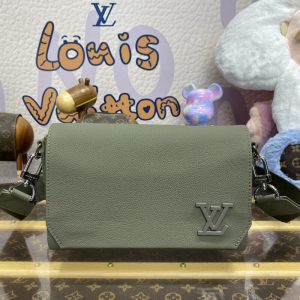 Replica Louis Vuitton Takeoff Messenger 3 Replica Louis Vuitton Takeoff Messenger - ultra-realistic fake designer tote