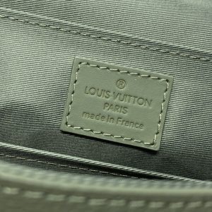 Replica Louis Vuitton Takeoff Messenger 7 Replica Louis Vuitton Takeoff Messenger - top-rated replica designer bag