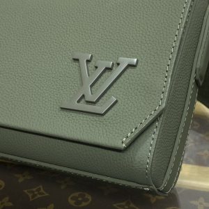 Replica Louis Vuitton Takeoff Messenger 9 Replica Louis Vuitton Takeoff Messenger - high-quality designer bag clone