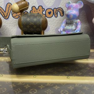 Replica Louis Vuitton Takeoff Messenger 10 Replica Louis Vuitton Takeoff Messenger - elite superclone designer purse