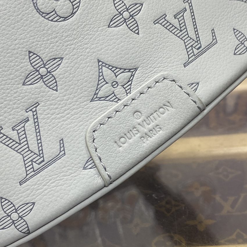 Replica Louis Vuitton Bumbag Discovery Grey 7 Replica Louis Vuitton Bumbag Discovery Grey - premium 1:1 fake handbag model